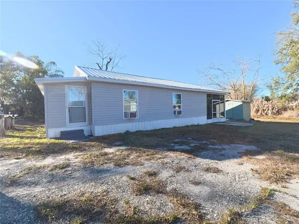 702 HILLSBORO ST, Plant City, FL 33563