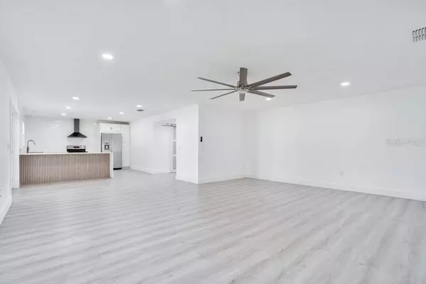 1745 ALAMBRA CIR, Apopka, FL 32703