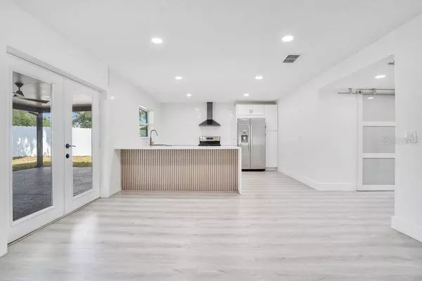 1745 ALAMBRA CIR, Apopka, FL 32703