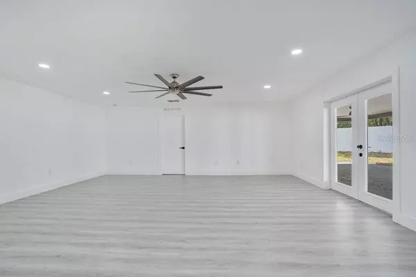 1745 ALAMBRA CIR, Apopka, FL 32703