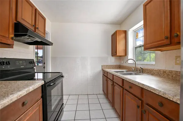566 S FLOYD CIR, Deltona, FL 32725