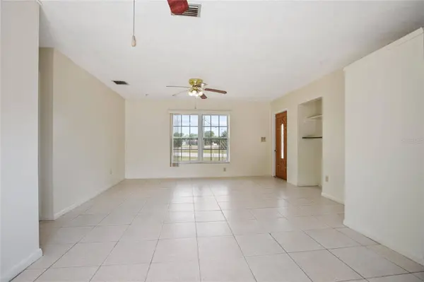 566 S FLOYD CIR, Deltona, FL 32725