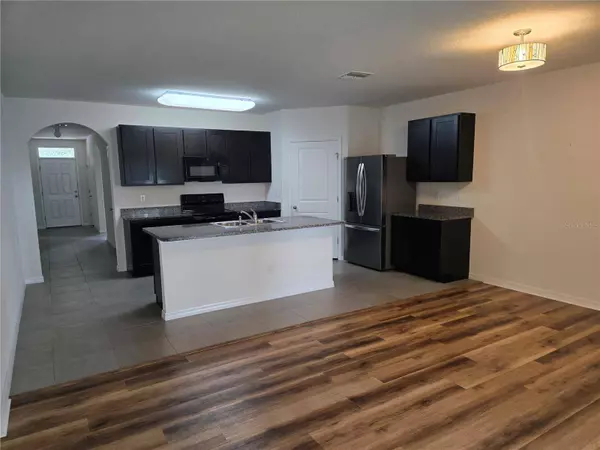 9724 TRONCAIS CIR, Thonotosassa, FL 33592