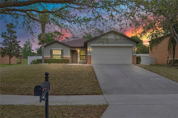 1763 WATERSIDE OAKS DR, Orange City, FL 32763