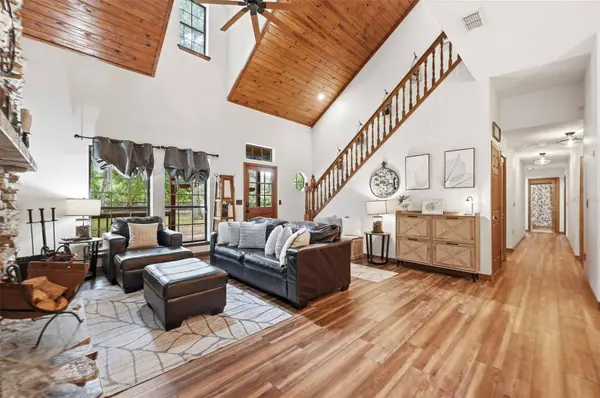 381 N JUNGLE RD, Geneva, FL 32732