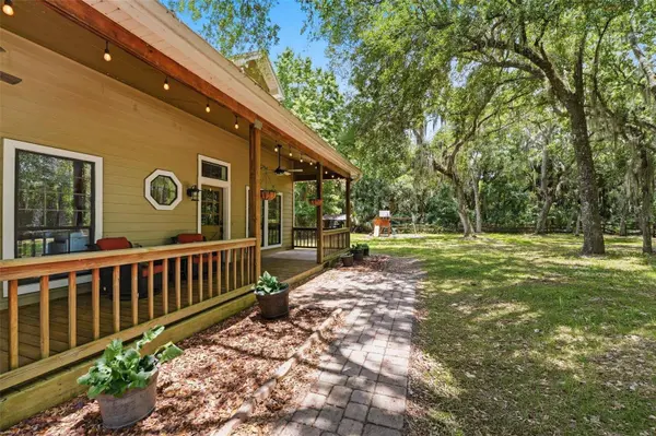 381 N JUNGLE RD, Geneva, FL 32732