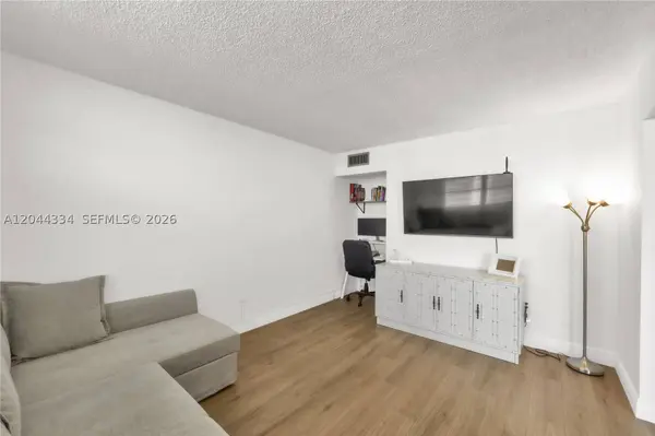 2851 NE 183rd St #1412E, Aventura, FL 33160