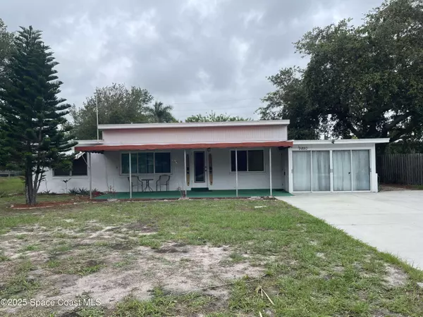 9880 Oak ST, Micco, FL 32976