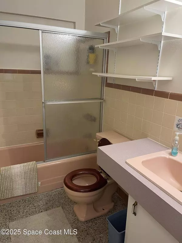 9880 Oak ST, Micco, FL 32976