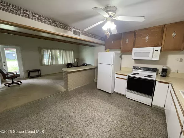 9880 Oak ST, Micco, FL 32976