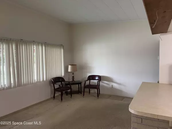 9880 Oak ST, Micco, FL 32976