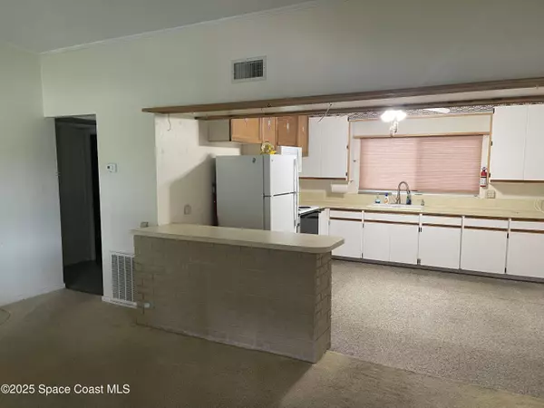 9880 Oak ST, Micco, FL 32976