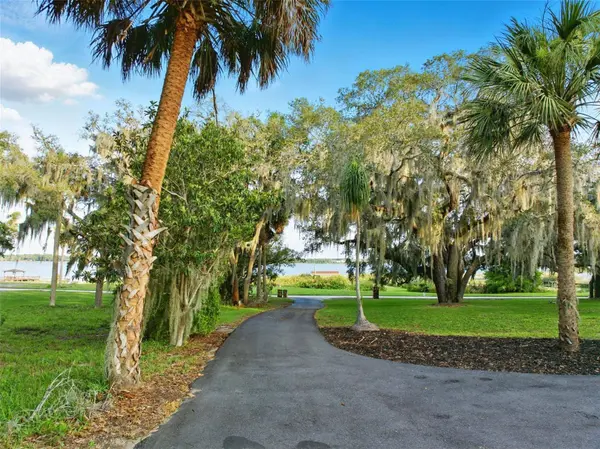 9269 SILVER LAKE DR, Leesburg, FL 34788