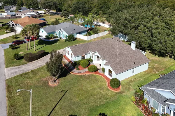 36731 SUNDANCE DR, Grand Island, FL 32735