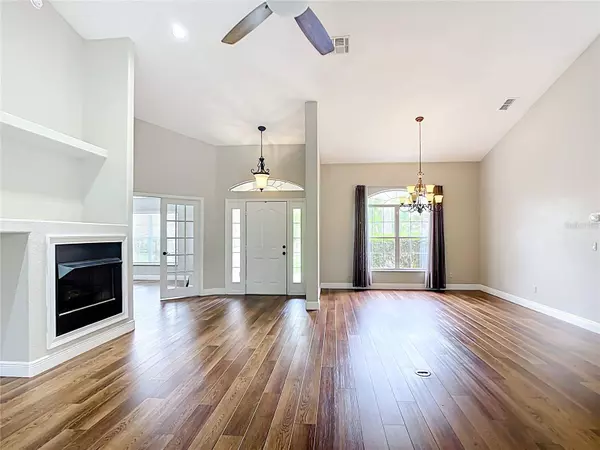 30 LAKE DIAMOND AVE, Ocala, FL 34472