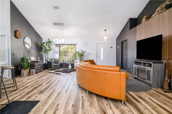 1060 STILL RD, Pierson, FL 32180