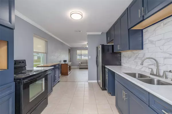 22 SUNNY SHORE DR, Ormond Beach, FL 32176