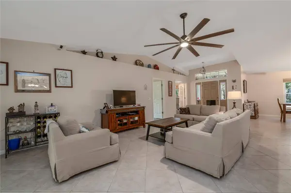 633 ART CENTER AVE, New Smyrna Beach, FL 32168