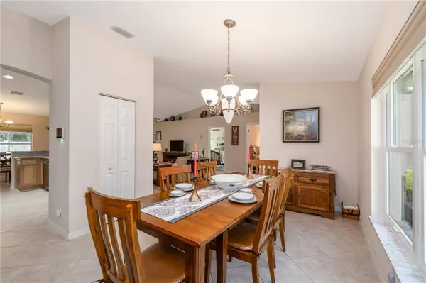 633 ART CENTER AVE, New Smyrna Beach, FL 32168