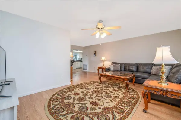 1987 S OLD MILL DR, Deltona, FL 32725