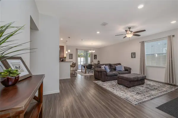 18 OAKLEAF WAY, Palm Coast, FL 32137