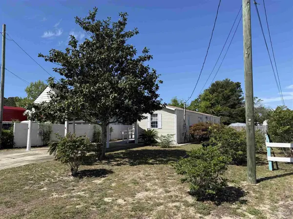 1911 Ambassador Dr, Gulf Breeze, FL 32563