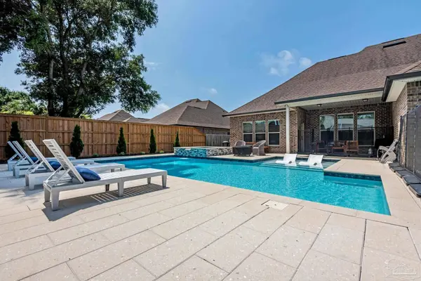 1525 Sabal Palm Dr, Gulf Breeze, FL 32563