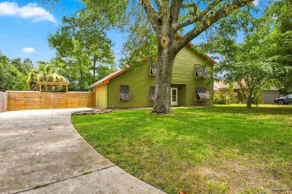4180 Monteigne Dr, Pensacola, FL 32504