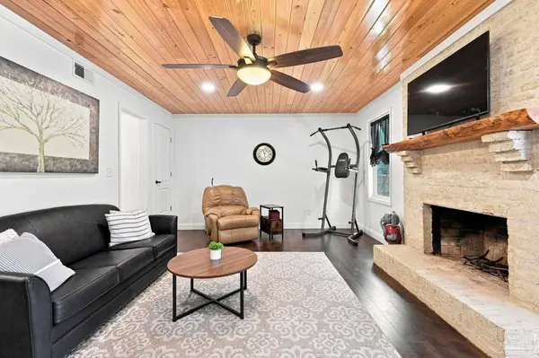 4180 Monteigne Dr, Pensacola, FL 32504