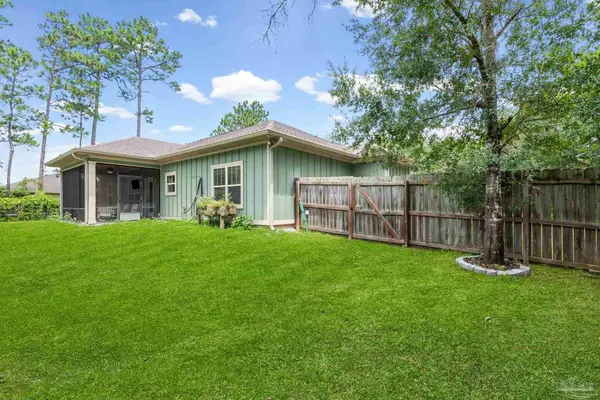 8493 Sevilla St, Navarre, FL 32566