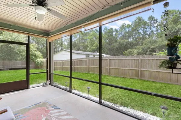 8493 Sevilla St, Navarre, FL 32566