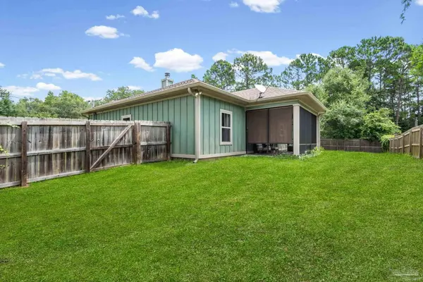 8493 Sevilla St, Navarre, FL 32566