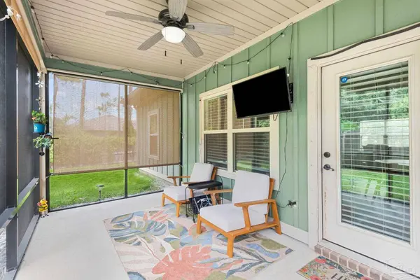 8493 Sevilla St, Navarre, FL 32566