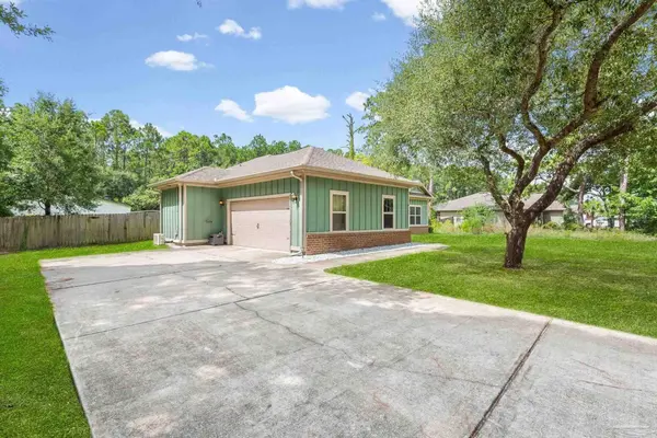 8493 Sevilla St, Navarre, FL 32566