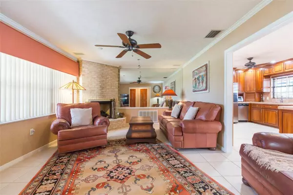 1609 OAKMONT DR, Brandon, FL 33511