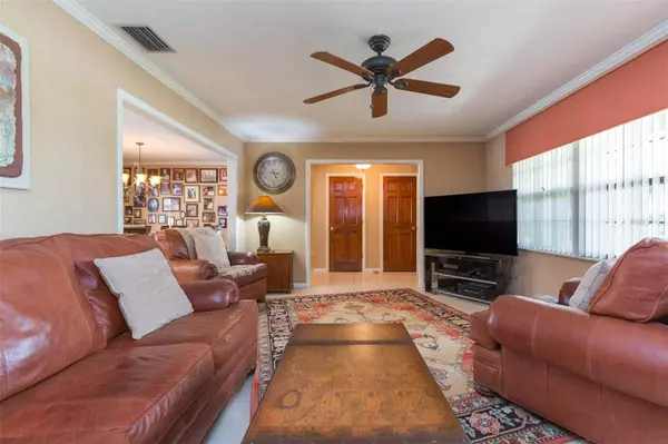 1609 OAKMONT DR, Brandon, FL 33511