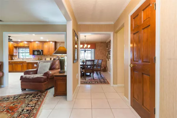 1609 OAKMONT DR, Brandon, FL 33511