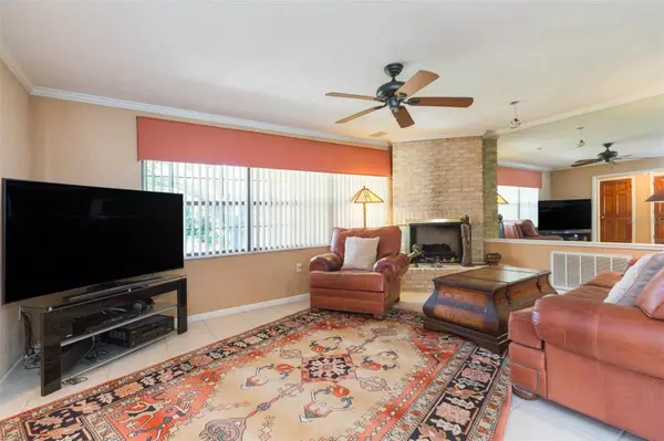 1609 OAKMONT DR, Brandon, FL 33511