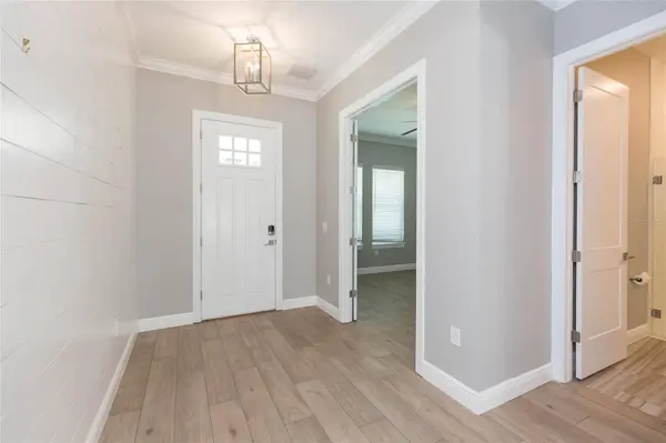 3621 W DE LEON ST, Tampa, FL 33609