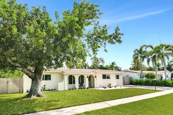 2320 NE 51st ST, Lighthouse Point, FL 33064