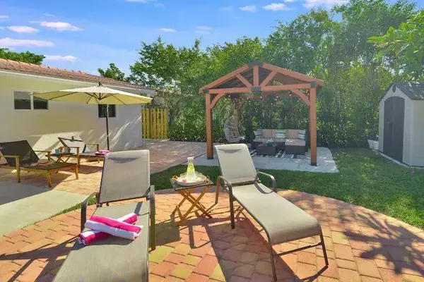 2320 NE 51st ST, Lighthouse Point, FL 33064