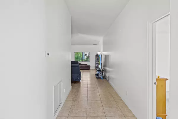 2064 SW Newport Isles BLVD, Port Saint Lucie, FL 34953