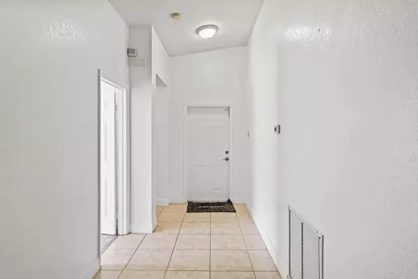 2064 SW Newport Isles BLVD, Port Saint Lucie, FL 34953