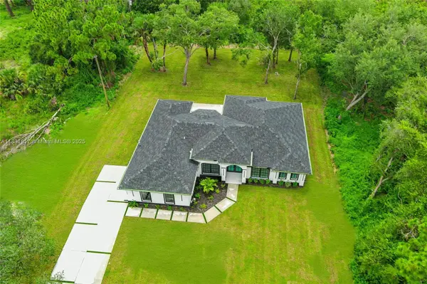 407 Washington AVE, Lehigh Acres, FL 33972