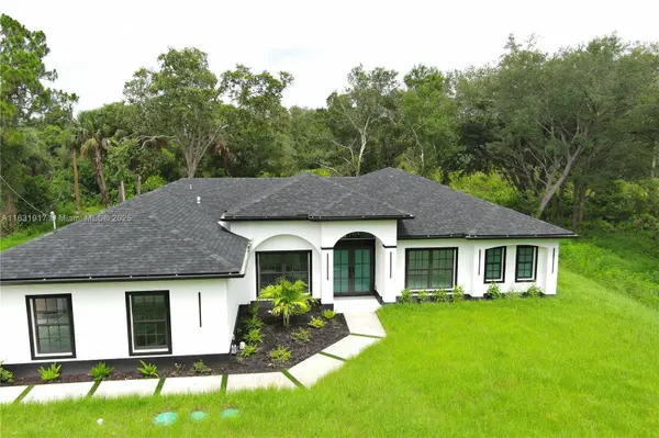 407 Washington AVE, Lehigh Acres, FL 33972