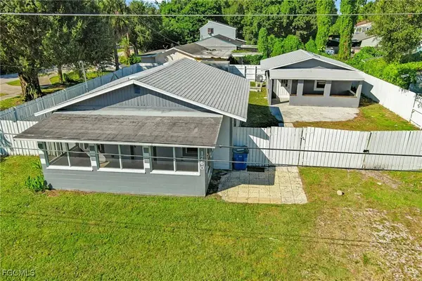 1762 Woodward AVE, North Fort Myers, FL 33903
