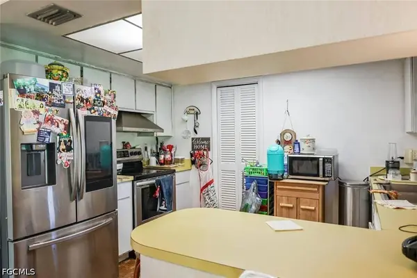 1433 SE 14th TER, Cape Coral, FL 33990