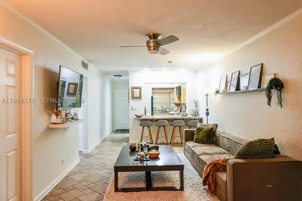 1541 NE 34th Ct #104, Oakland Park, FL 33334
