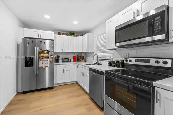 20801 San Simeon Way #204, Miami, FL 33179