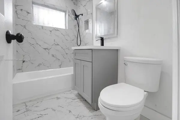 643-645 NE 149th St, Miami, FL 33161